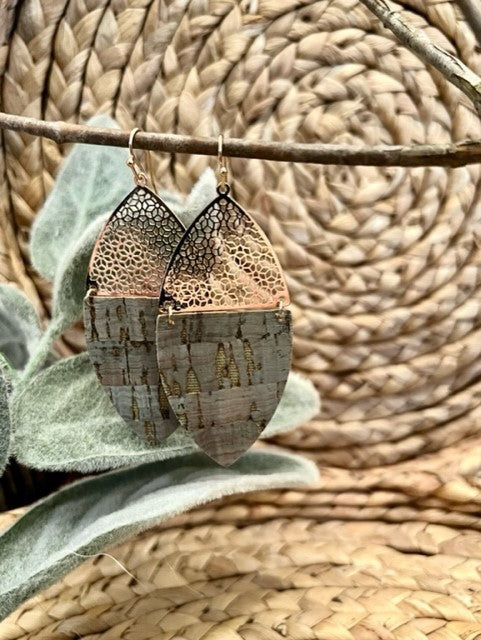 Cork Linked Worn Gold Earrings