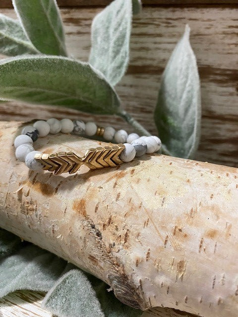 Beaded Bracelet with Gold Arrows