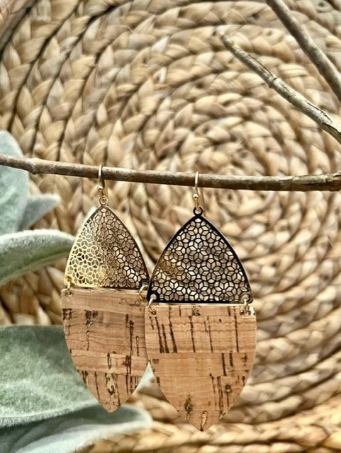 Cork Linked Worn Gold Earrings